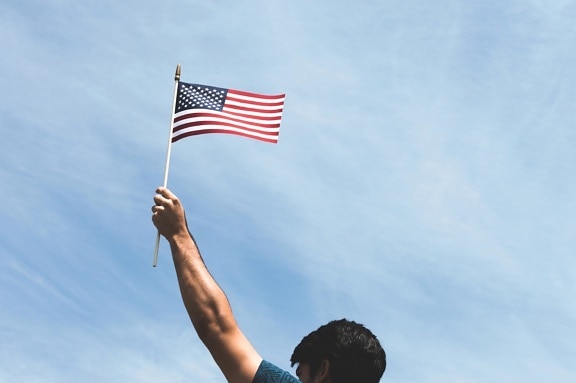 флаг, патриотизм, человек, рука, Голубое небо., гордость