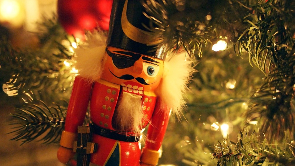クリスマスの装飾グッズ、カラフルなコニファー、お祝い