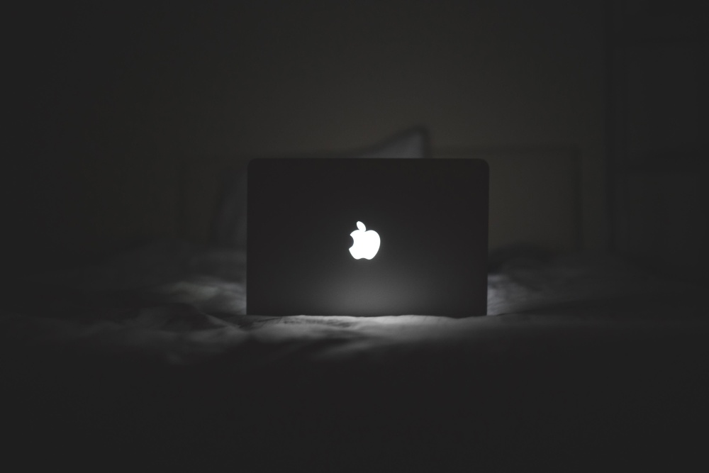 komputer laptop, bayangan gelap, monokrom
