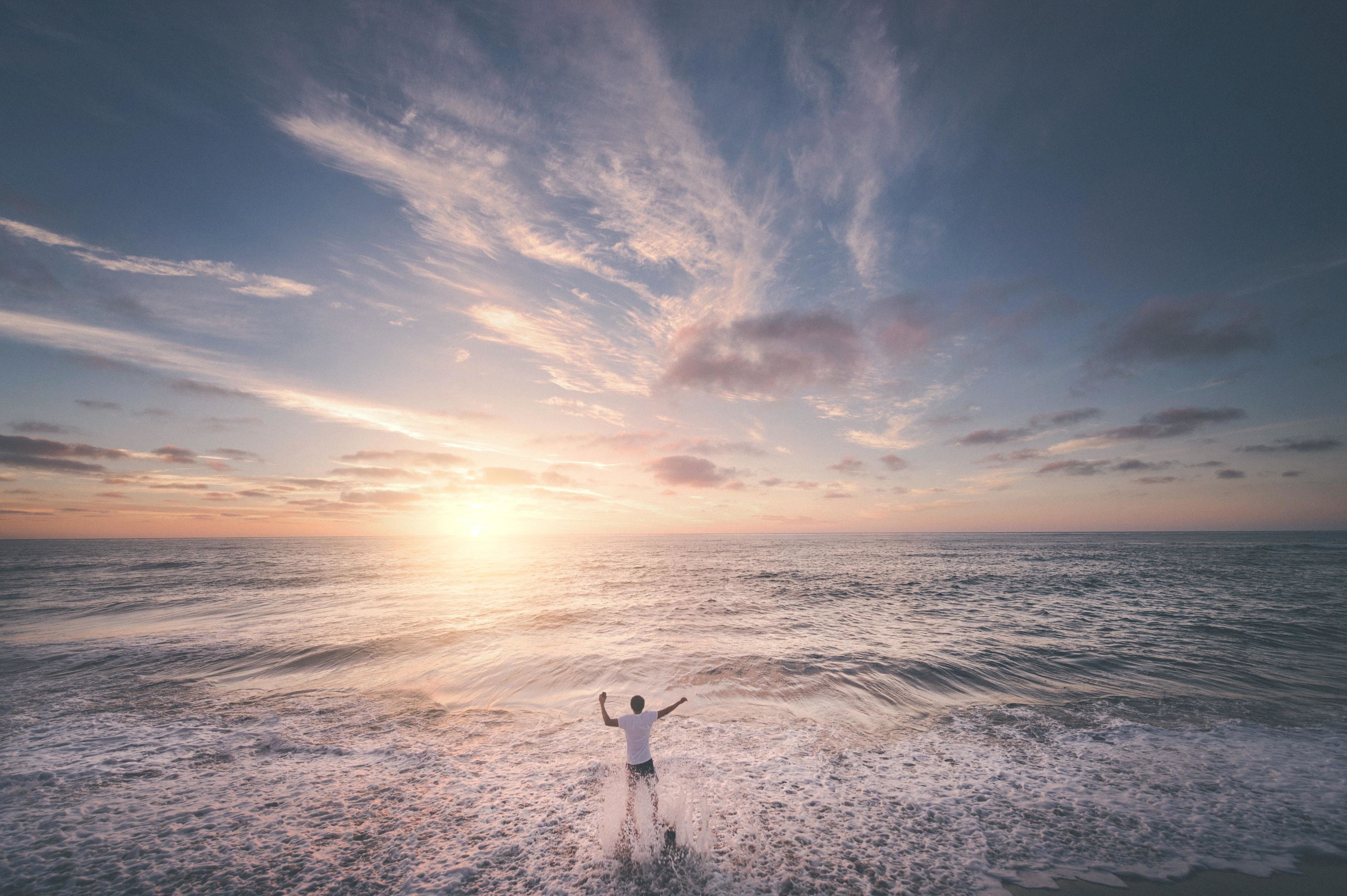 フリー写真画像 日没 水 夜明け 海 ビーチ 海 夕暮れ 空 風景 太陽