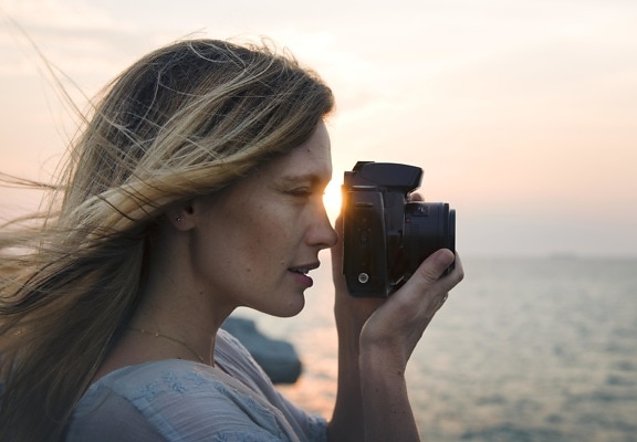 mulher, câmera fotográfica, praia, garota bonita, lente, retrato, fotógrafo, cabelo loiro
