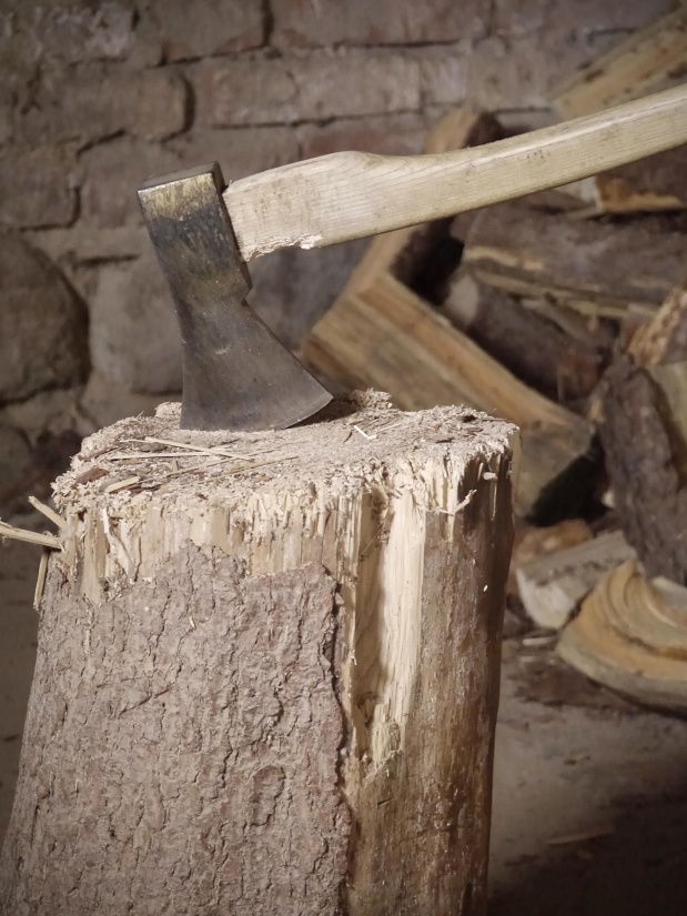 herramientas de acero, madera, herramienta de mano, hacha, madera