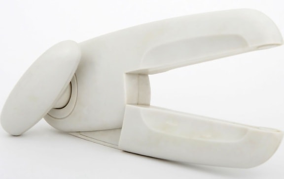 obiect alb, instrument de mână, forma, din material plastic