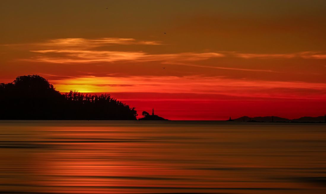 フリー写真画像 夕焼け 夜明け 夕暮れ 太陽 水 空 ビーチ 海 星 海 日の出