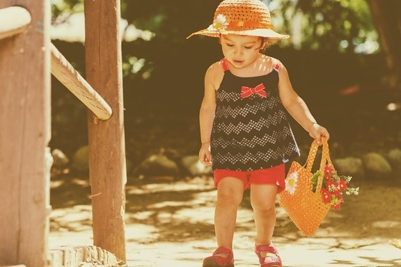 дитина капелюх парк, дівчина, щастя, задоволення, дитячий майданчик, портрет, природи, літо