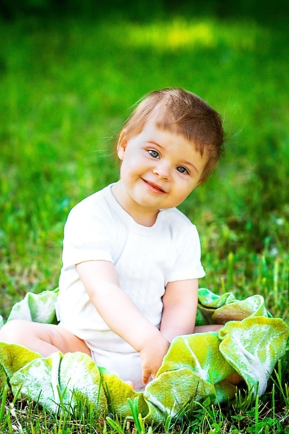дитина, трава, природи, літній милий дитина, щасливі, посмішка