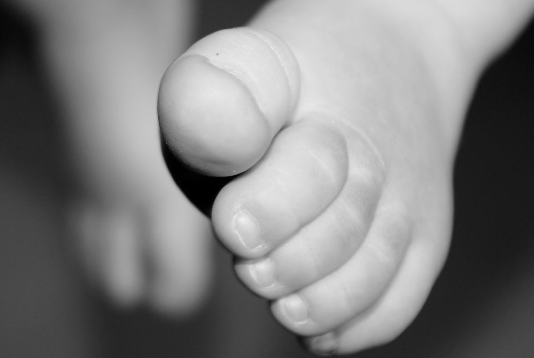 kaki monokrom, indoor, bayi, bayi, anak, sentuh