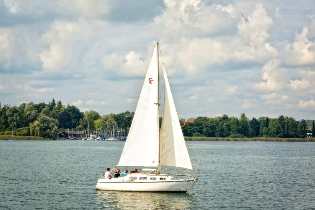 water, watercraft, vehicle, sailboat, boat, yacht, lake, cloud