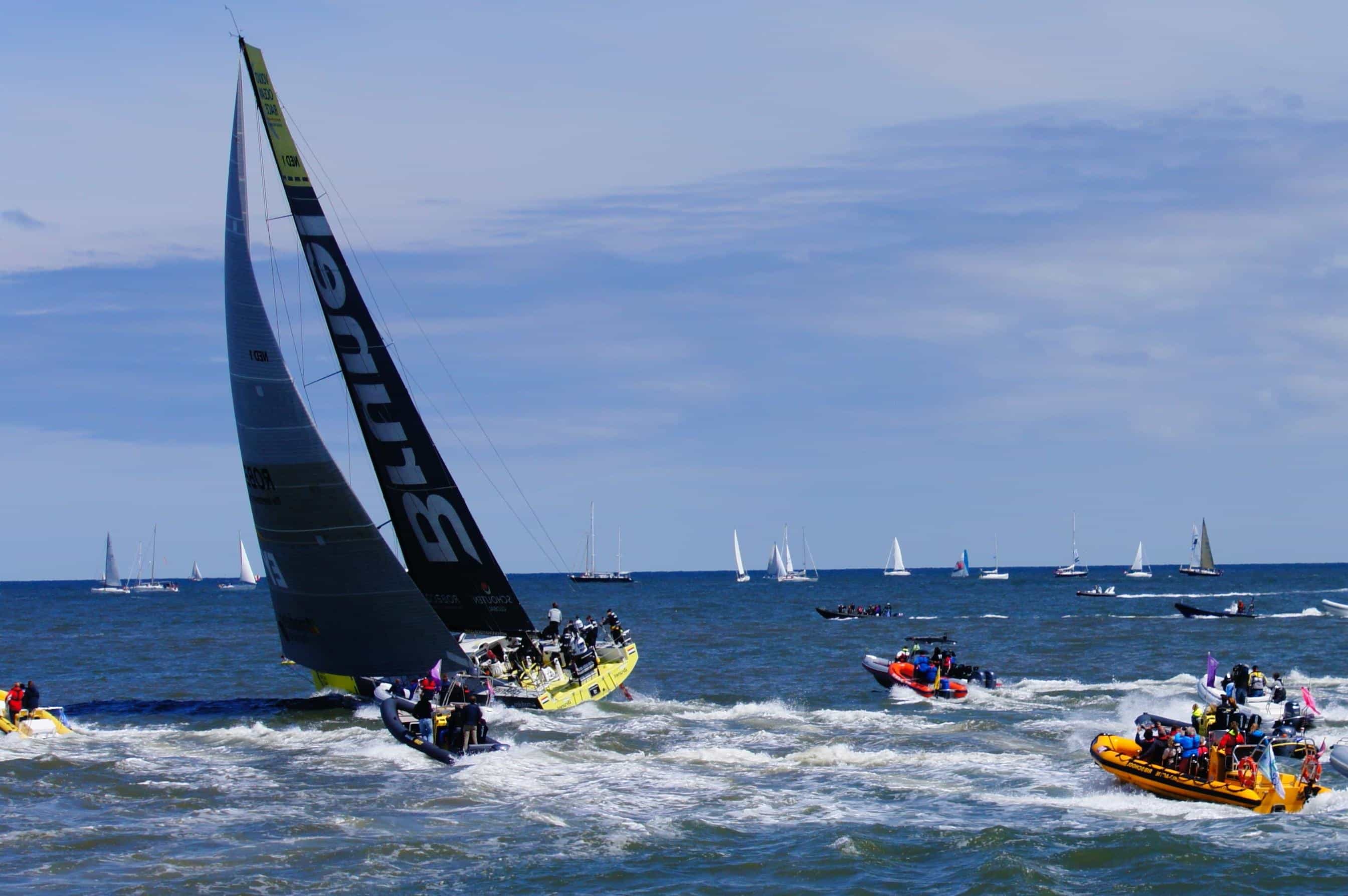 sailboat racing teamwork