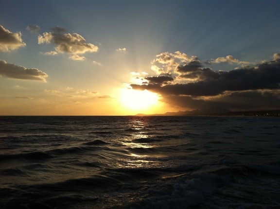 сонячне світло sunrise Хмара, Світанок, сонце, води, сутінки, океан, море, пляж, небо