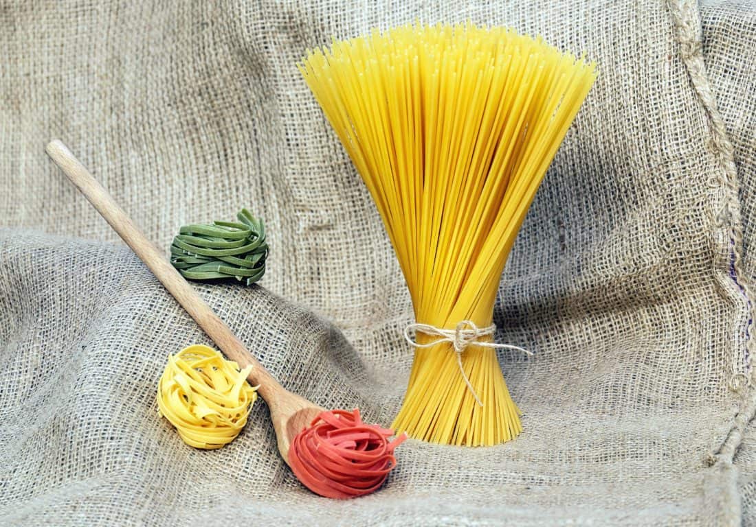 spaghete, macaroane, lemn, produse alimentare, aluat, decor