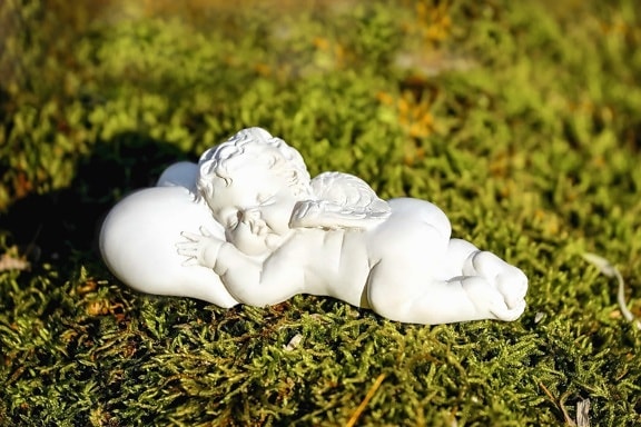 Статуя фігурою ангела білі, трава, природи, тінь, (літо)