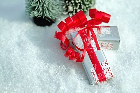 niespodzianka, taśmy, prezent, śnieg, zima, Boże Narodzenie, śnieżynka