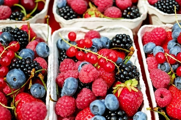 trhu, ovocie, potraviny, berry, čučoriedky, maliny, blackberry