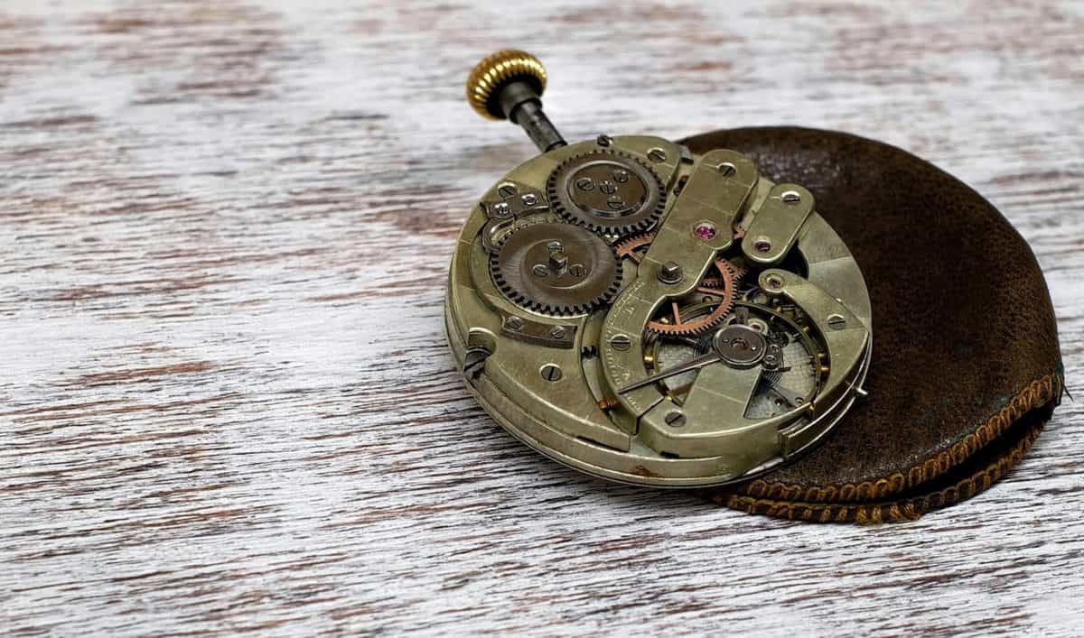 reloj, mecanismo, reloj, mesa, madera, metal, tecnología