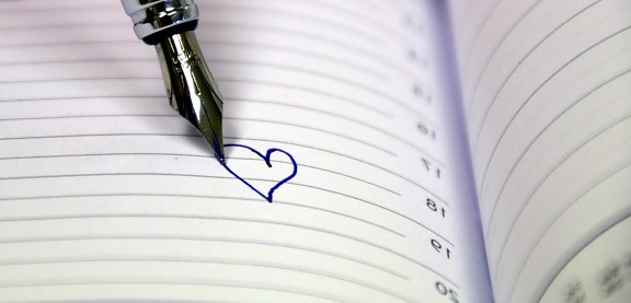 yêu thư giấy, tình yêu, lãng mạn, máy tính xách tay, bút, trái tim