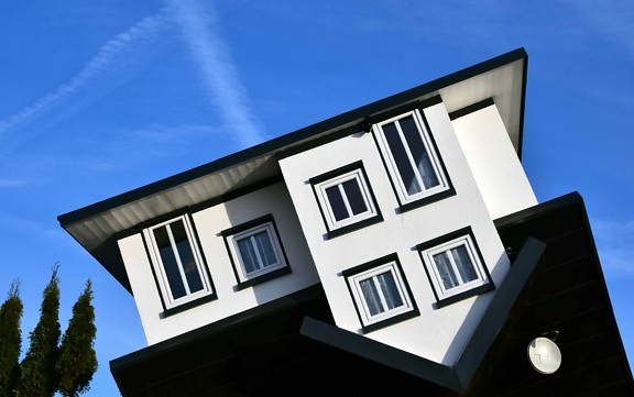 Синє небо, кут, фасад, архітектура, будинок, вікно, відкритий