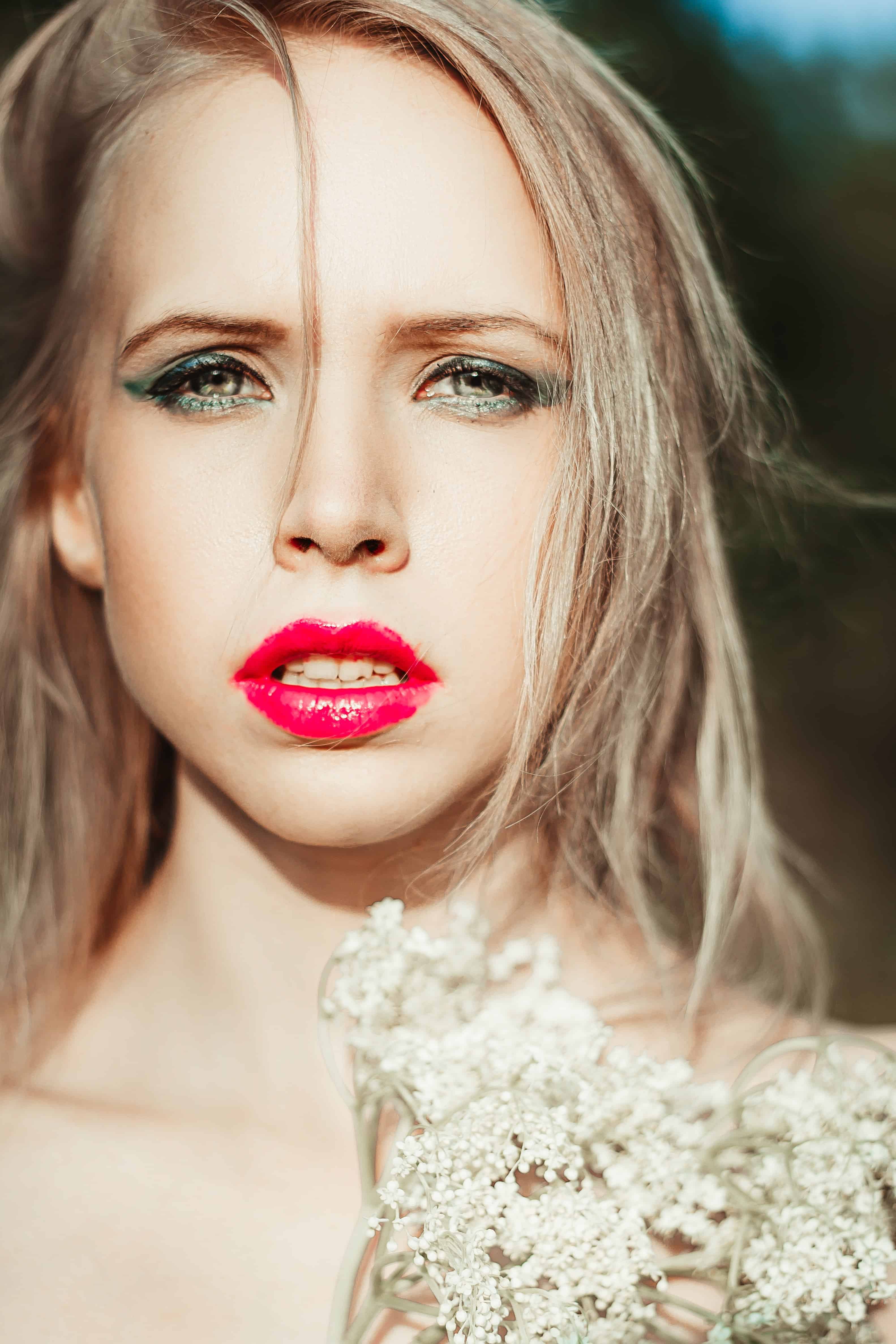 Free picture lipstick woman  photo model  blonde hair fashion face portrait makeup 