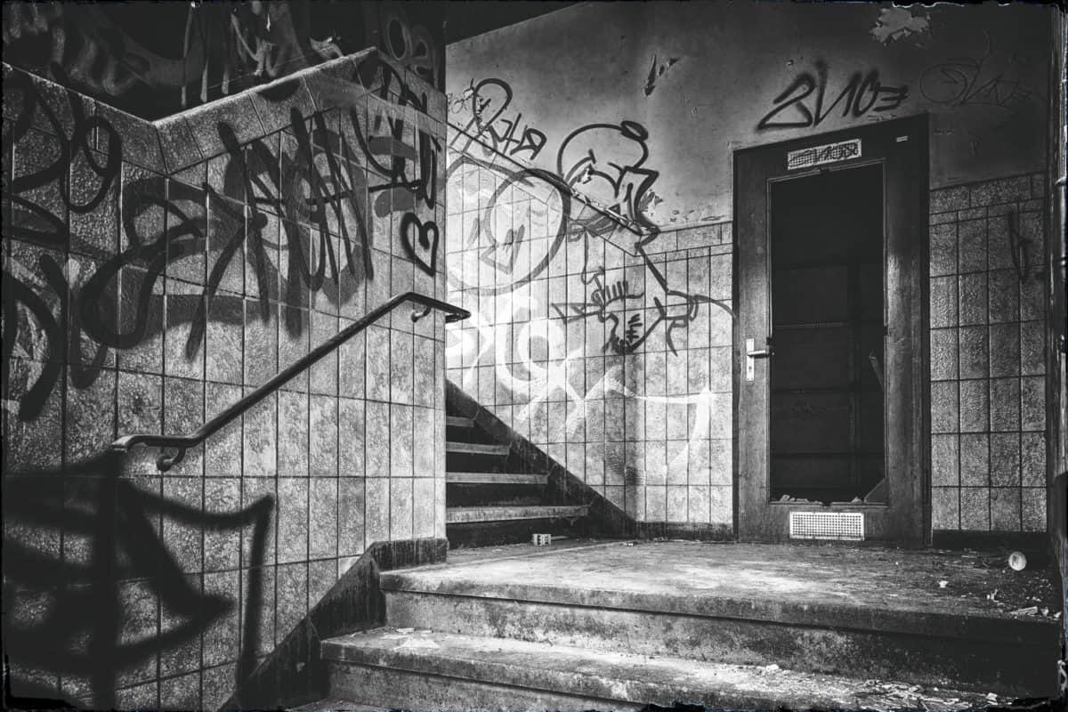 edifícios, monocromático, escadas, grafite, vandalismo