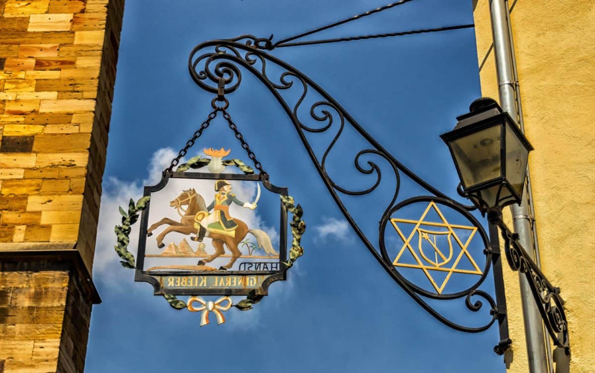pouliční lampa, kov, řetězu, Rada, reklama, obloha, cihla, zeď