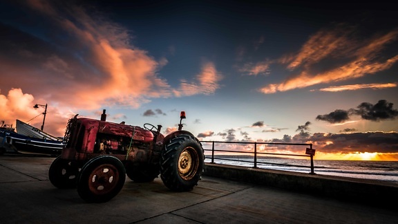 Západ slunce, traktor, loď, vozidlo, obloha, venkovní