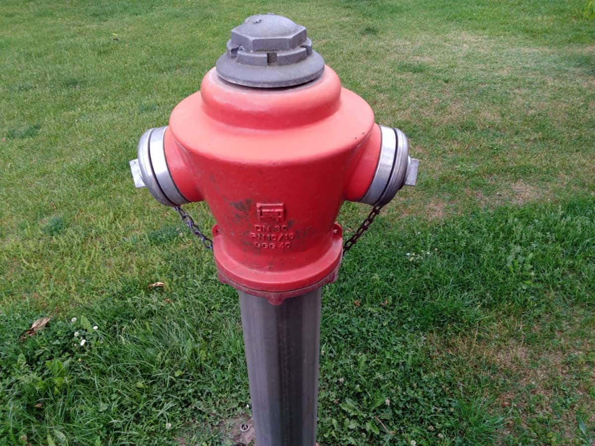 Hydrant, obiektem zewnętrznym, trawa, czerwony,