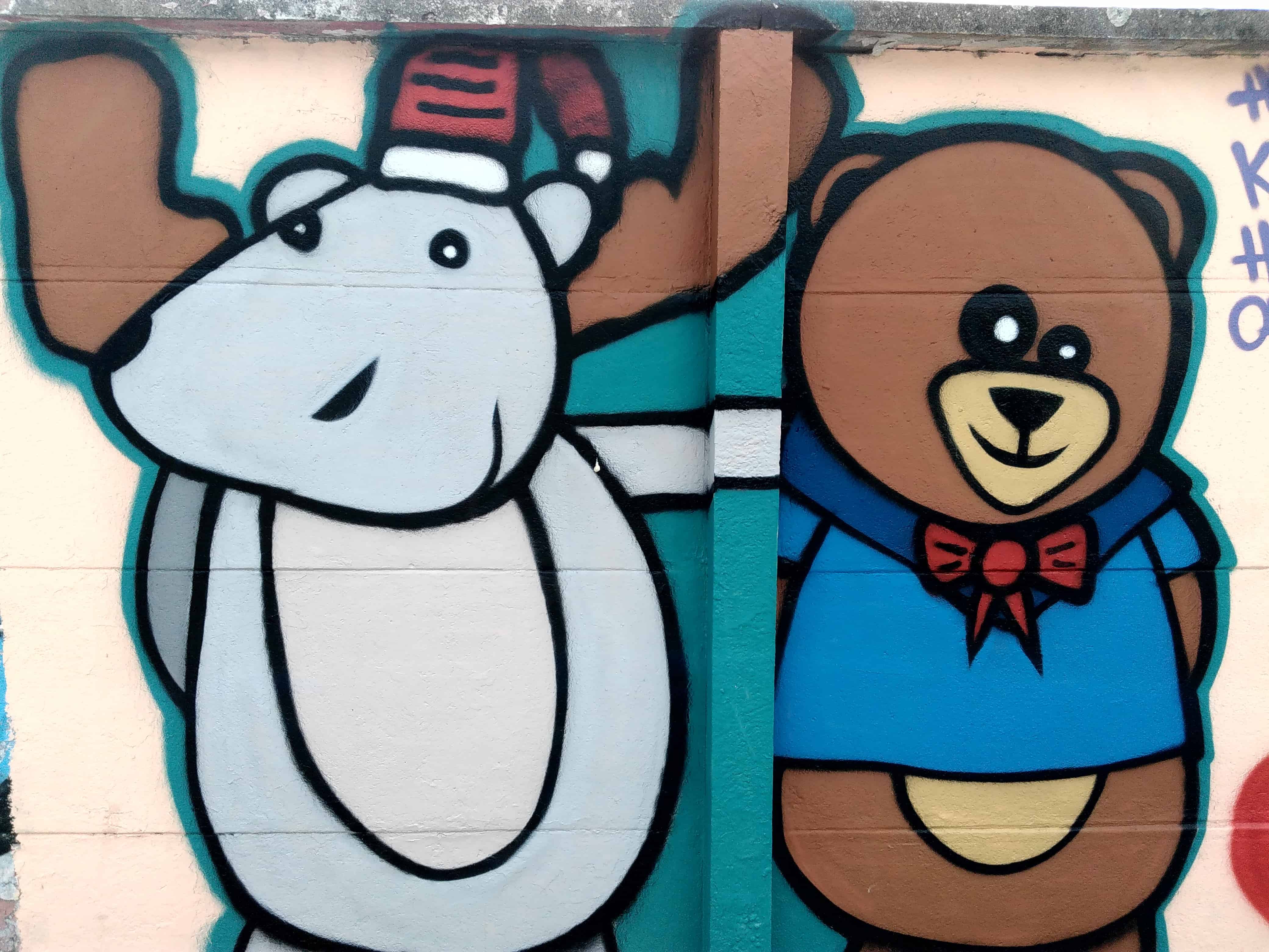 Медведь граффити
