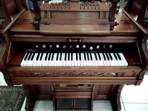 Hudba, zvuk, hudobník, klavír, klasické nástroje, drevo