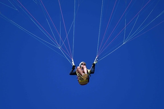 deporte extremo, cielo azul, paracaídas, persona, al aire libre, saltar