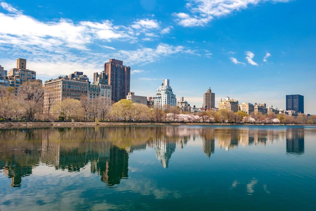 reflexión, paisaje urbano, arquitectura, agua, ciudad, cielo azul