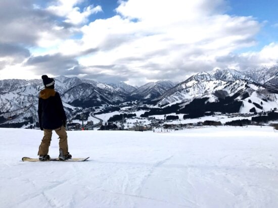 lumi, talvi, kylmä, vuorella, kukkulalla, hiihtäjä, maisema ja urheilu