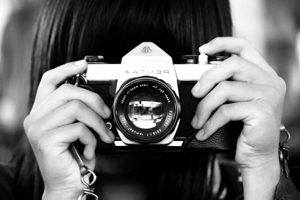 fekete-fehér, fotós, objektív, fényképezőgép, berendezések, kézi, személy