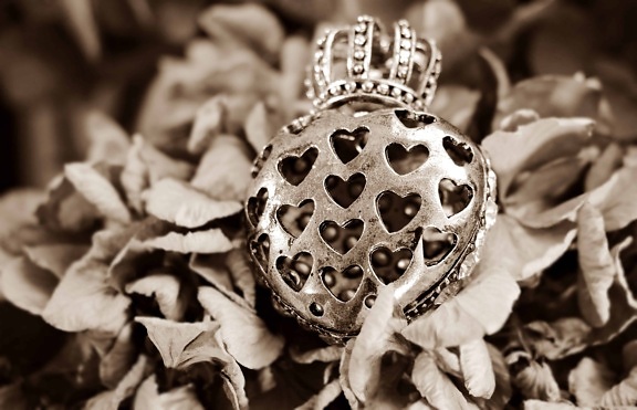 metal, jewelry, monochrome, sepia, metal, crown, leaf, autumn
