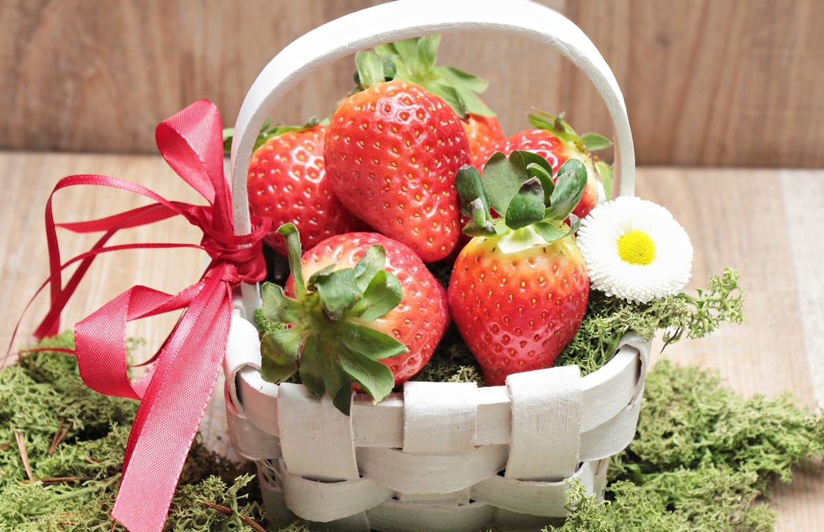strawberry, flower, basket, moss, decoration, fruit, food