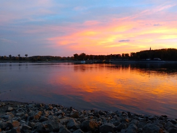 Fiume del Danubio, alba, crepuscolo, tramonto, acqua, esterno, cielo, fiume