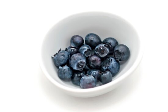food, berry, white bowl, fruit, blueberry, sweet, diet, dessert, delicious