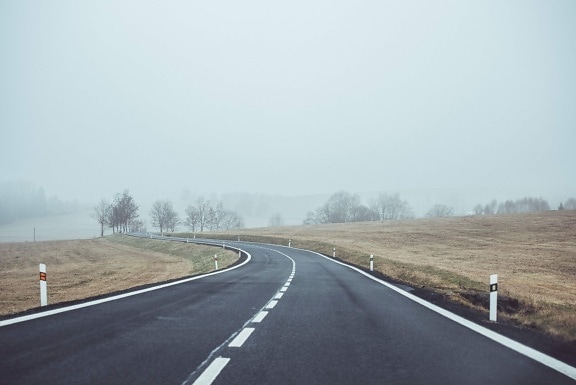 weg, asfalt, landschap, snelweg, verkeerscontrole, snelweg, blauwe lucht, mist