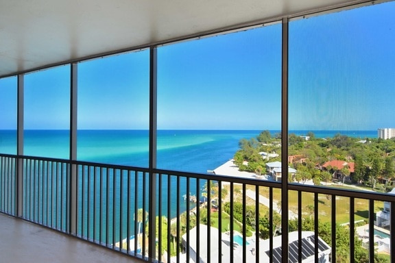 okno, reflexie, letná sezóna, balkón, oceán, pláž, more, voda, obloha