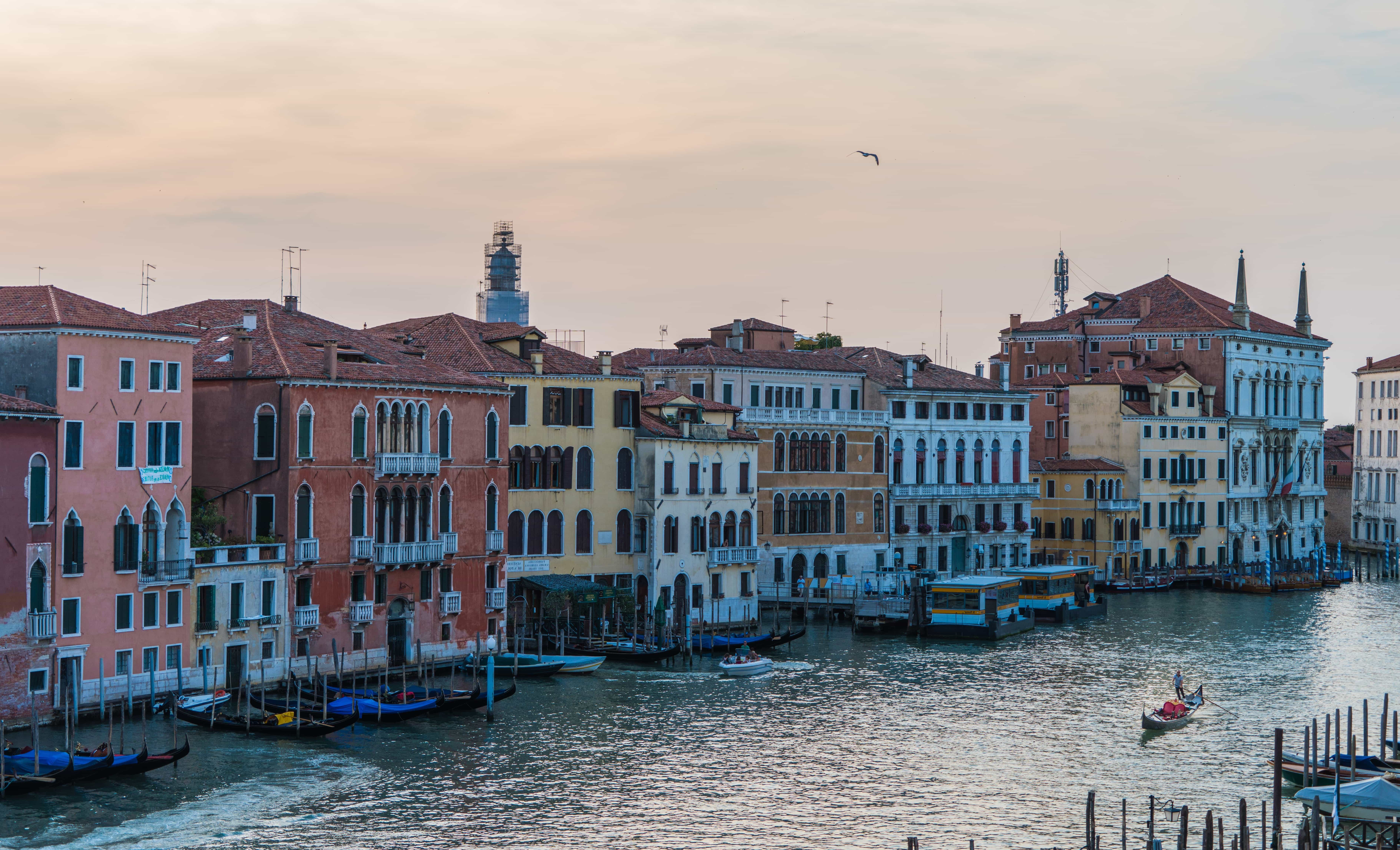 フリー写真画像 川 建築 ベネチア運河 水 イタリア 都市 ホイール