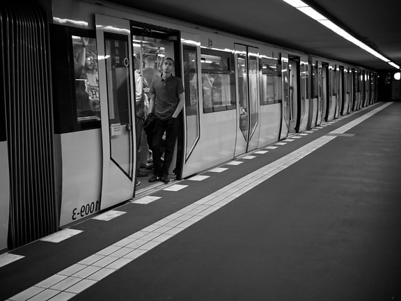 지하철 역, 도시, 도시 지역, 거리, 기차, 양도, 흑백, 기관차