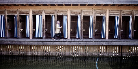 vrouw, gebouw, het platform, grondslag, hout, water, oude, reflectie