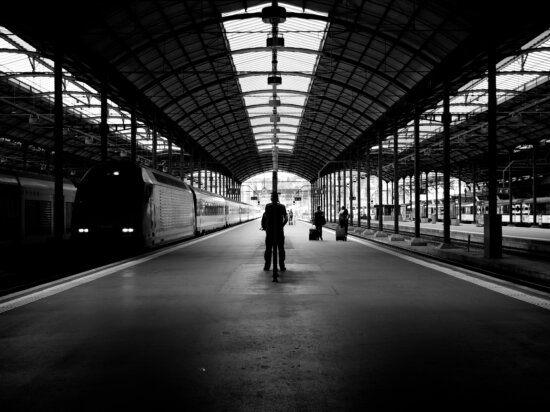 Bahnhof, Zug, Züge, Flughafen, Architektur, Schwarz, schwarz und weiß, Erstellen von