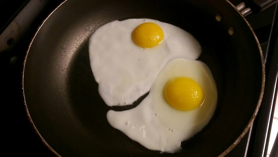 Free picture cholesterol, egg yolk, food, kitchenware, pan, egg white