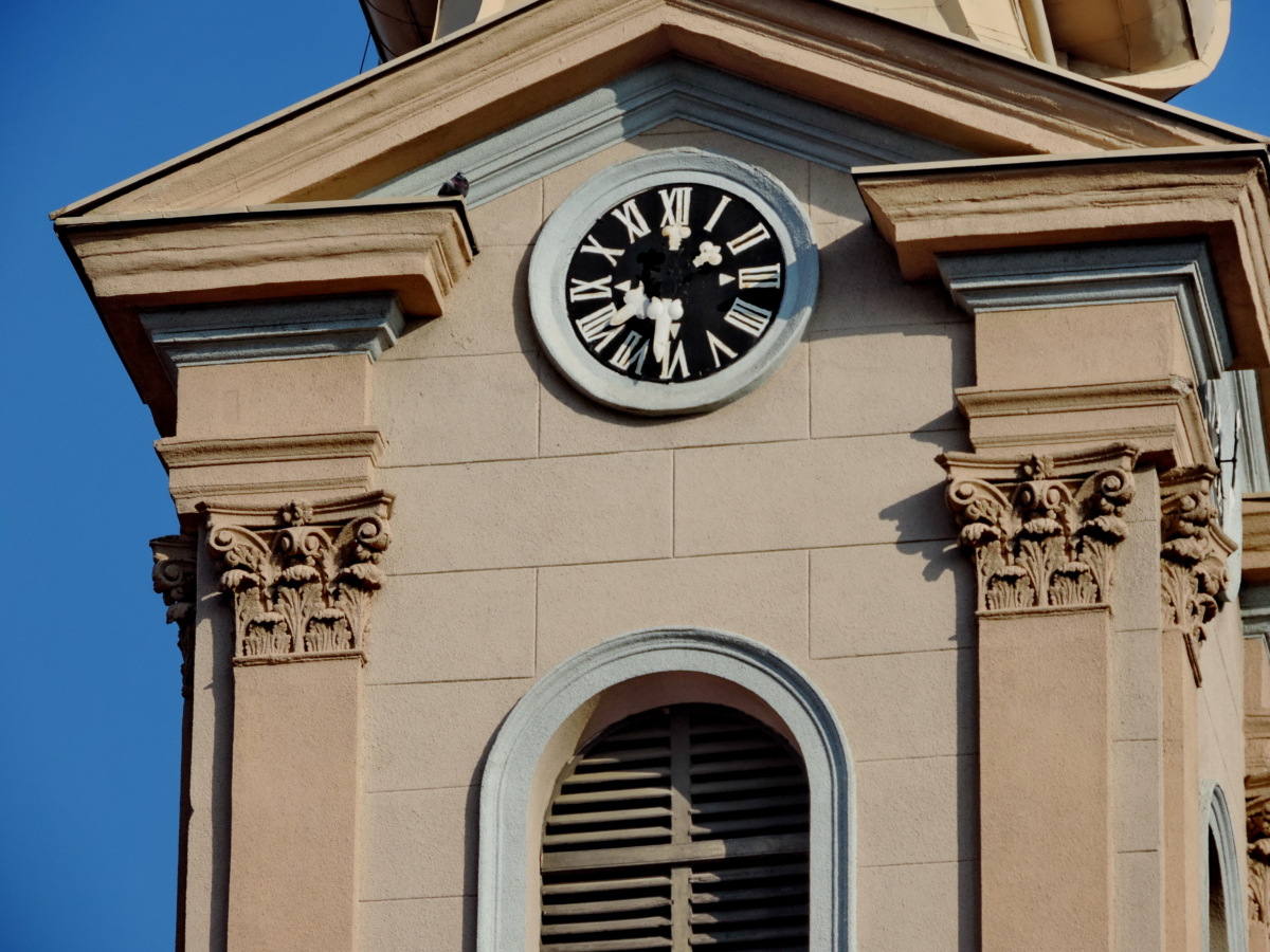 kostelní věž, hodiny, architektura, analogové hodiny, hodinky, budova, okno, fasáda