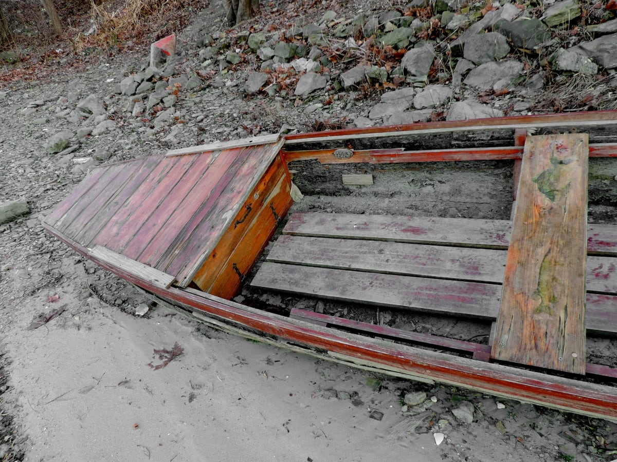εγκαταλειφθεί, βάρκα, ακροποταμιά, ξύλο, ξύλινα, σε εξωτερικούς χώρους, παλιά, χρώμα
