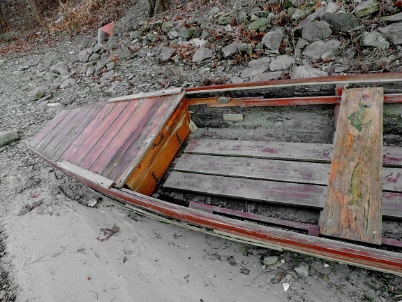 abandoned, boat, riverbank, wood, wooden, outdoors, old, color