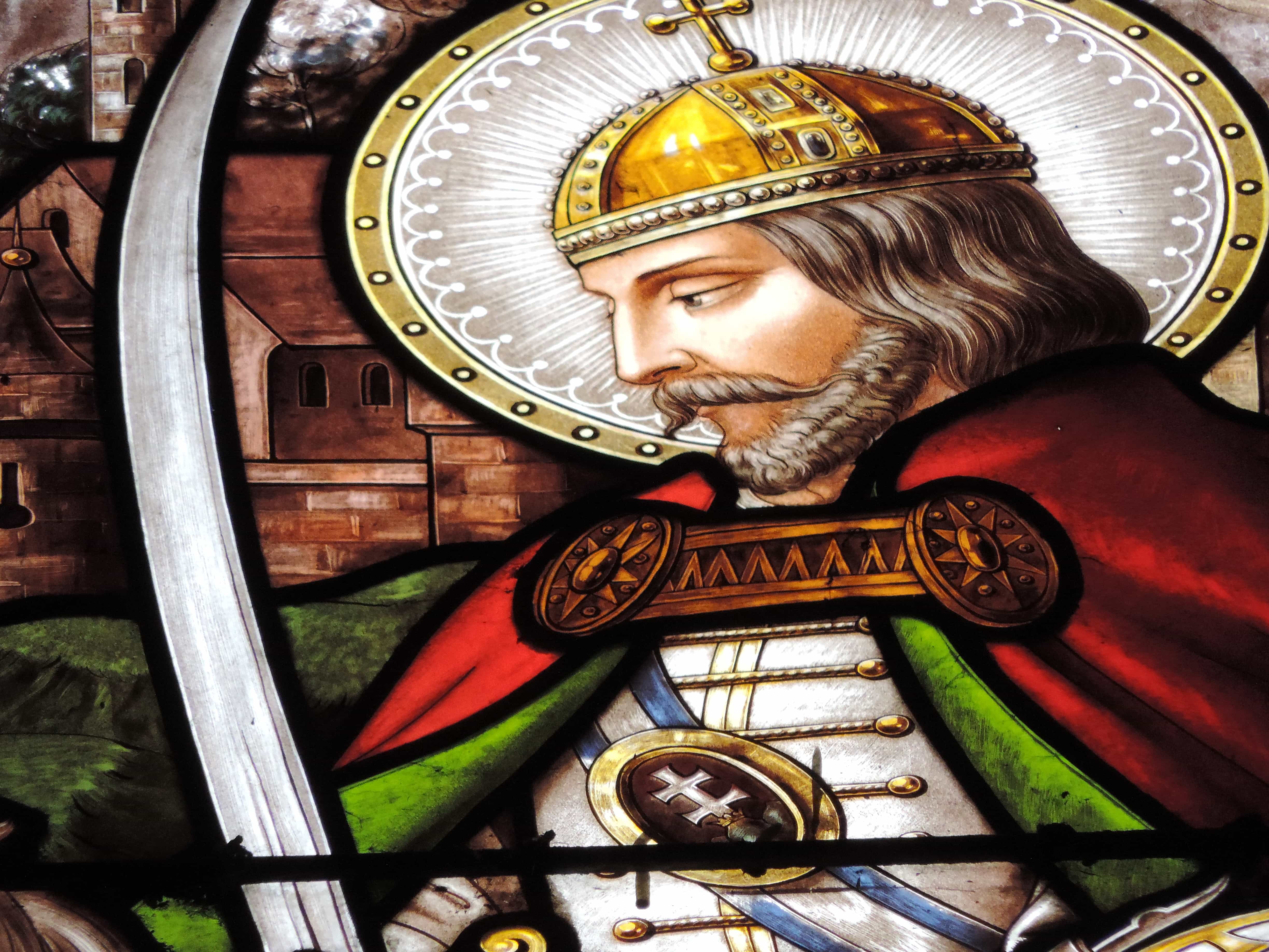 Король св. Портрет короля. Портрет Святого. Святой изображен в короне с бородой.