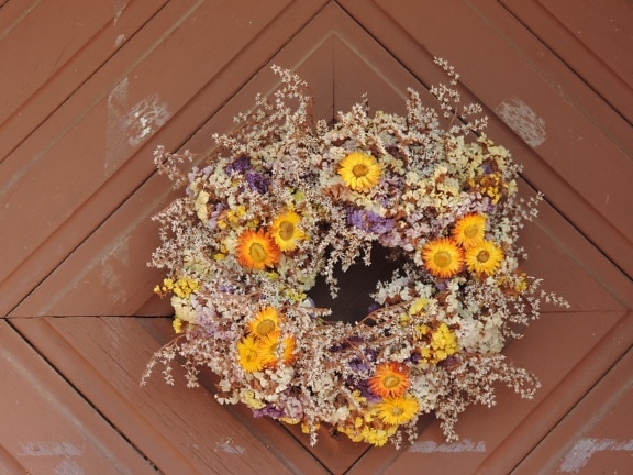 carpentry, decoration, front door, still life, dry flower wreath, flora, color, design
