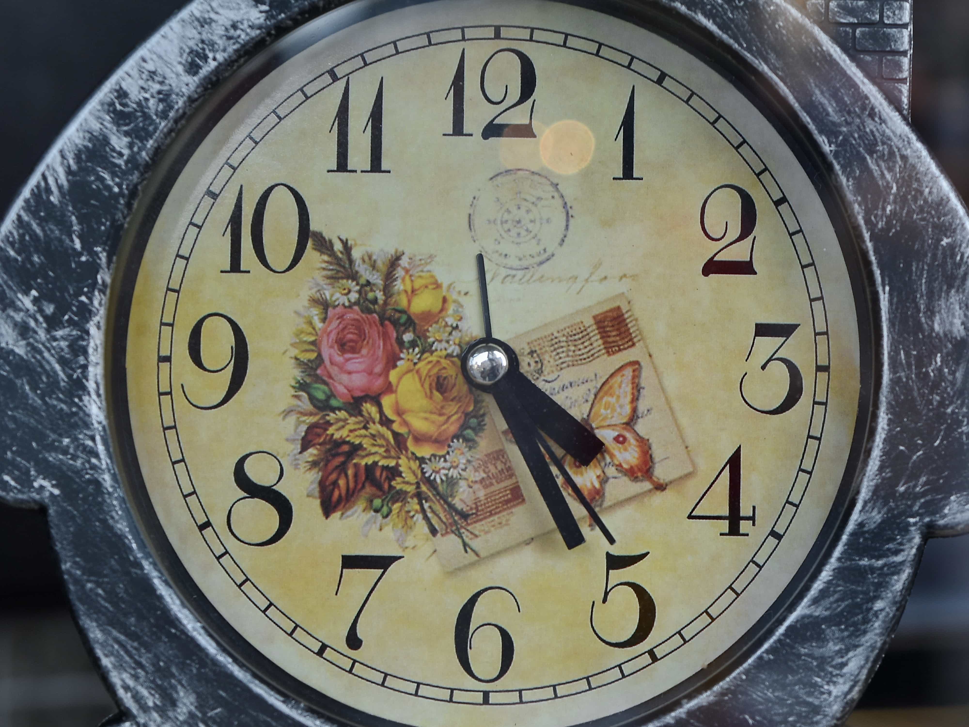 Часы хвилина купить. Ретро часы с таймером. Japy freres настенные часы. Часы-будильник Orpat. Vintage Alarm-Clock Oris.