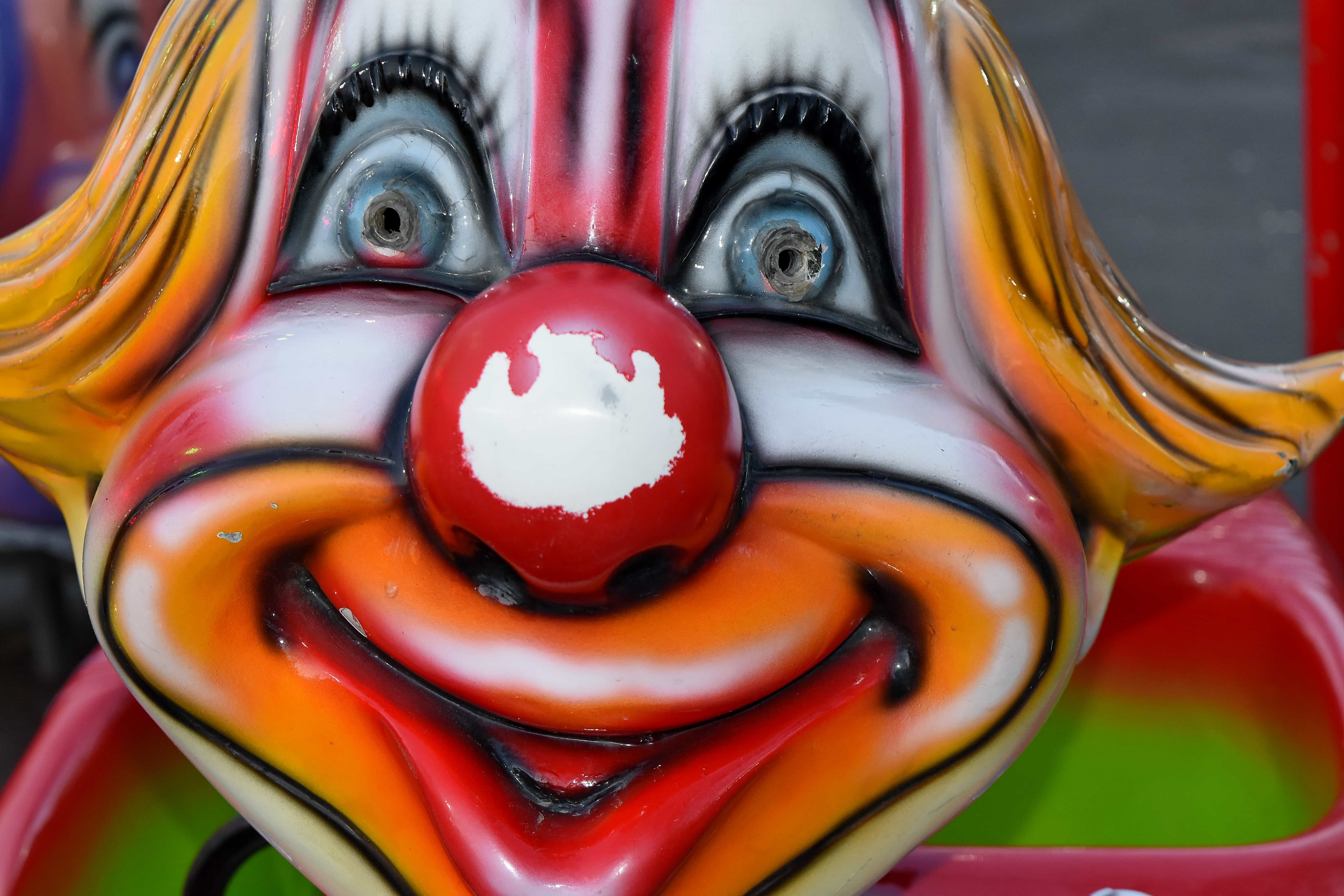 Корова клоун. Клоун. Смешной клоун. Весёлые клоуны. Советская маска клоуна.